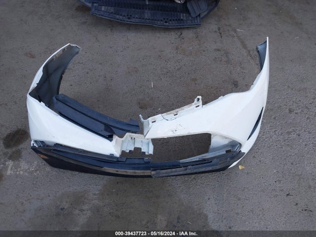 Toyota COROLLA LE 2018 2T1BURHEXJC083414 Image 12