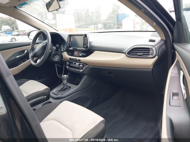 Hyundai ELANTRA GT 2018 KMHH35LEXJU034807 Image 5