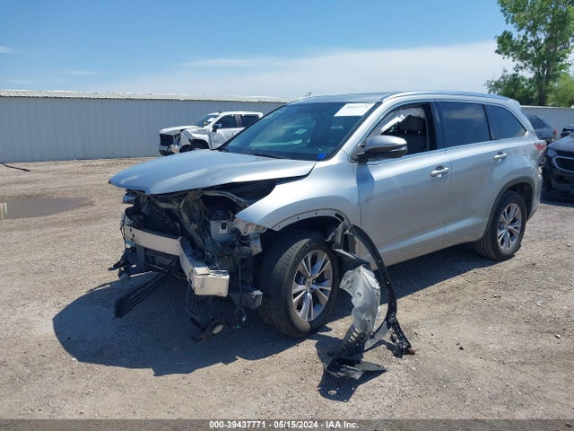 Toyota Highlander Xle V6 2015 5TDKKRFH8FS045181 Image 2