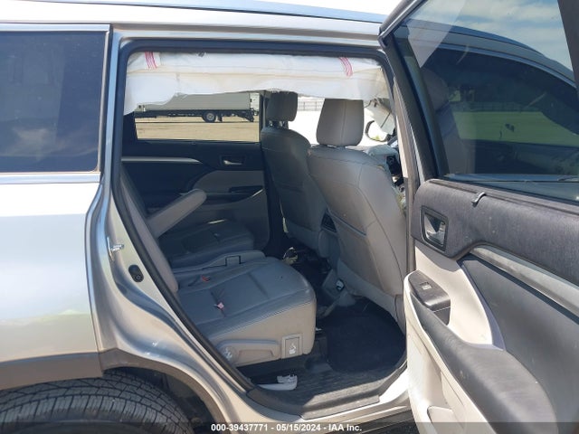 Toyota Highlander Xle V6 2015 5TDKKRFH8FS045181 Image 8