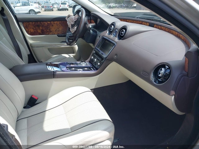 2013 JAGUAR XJ SAJWJ2GD2D8V47906 Photo 4