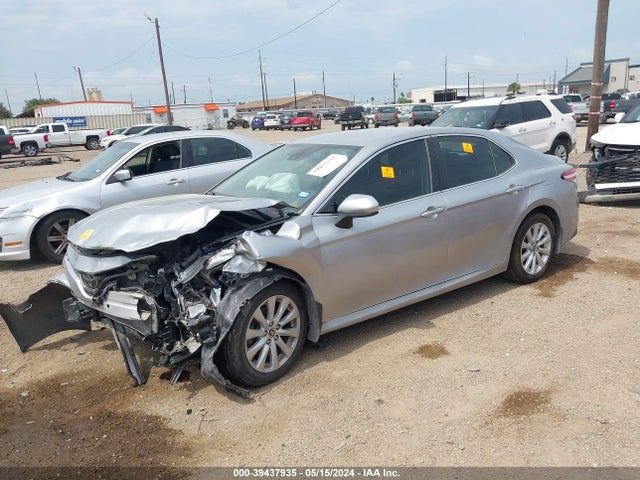Toyota CAMRY LE 2020 4T1C11AK4LU972984 Image 2