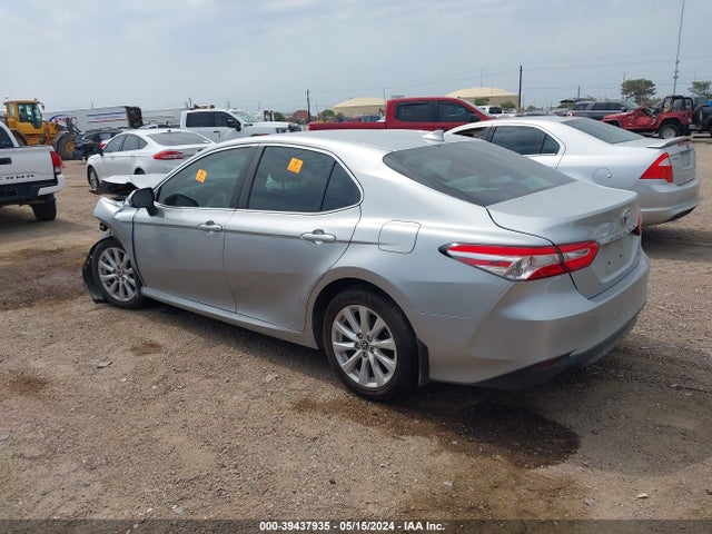 Toyota CAMRY LE 2020 4T1C11AK4LU972984 Image 3