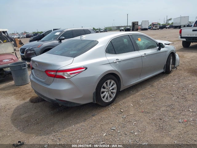 Toyota CAMRY LE 2020 4T1C11AK4LU972984 Image 4