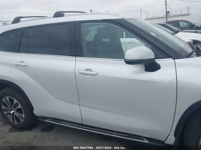 Toyota Highlander Xle 2022 5TDGZRBH0NS211893 Image 14
