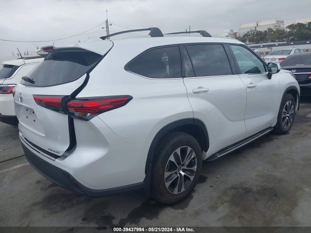 Toyota Highlander Xle 2022 5TDGZRBH0NS211893 Image 4
