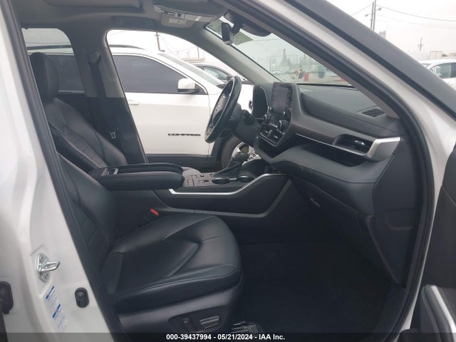 Toyota Highlander Xle 2022 5TDGZRBH0NS211893 Image 5