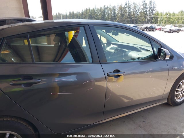 Toyota Prius Le 2019 JTDKARFU9K3082056 Image 13