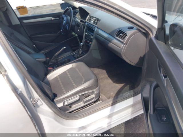 1VWAT7A39EC070483 Volkswagen Passat 1.8t Wolfsburg Edition