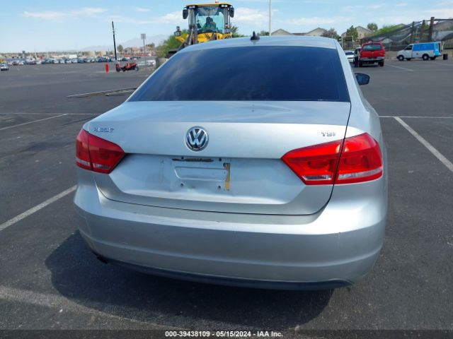 1VWAT7A39EC070483 Volkswagen Passat 1.8t Wolfsburg Edition