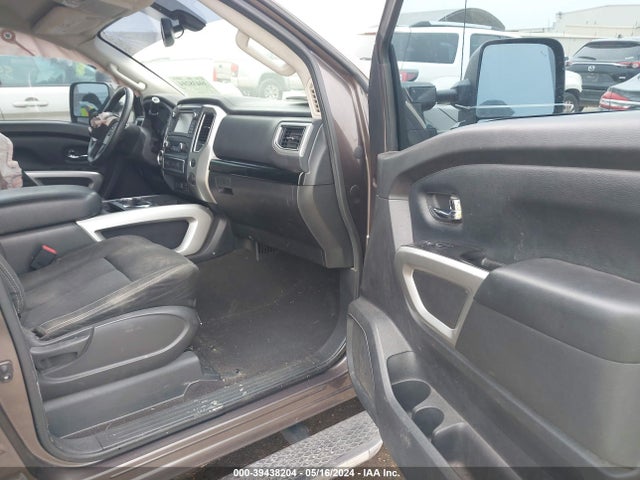 Nissan TITAN SV 2017 1N6AA1E61HN540439 Image 5