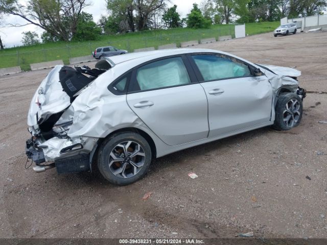 3KPF24AD0ME363330 KIA Forte Lxs