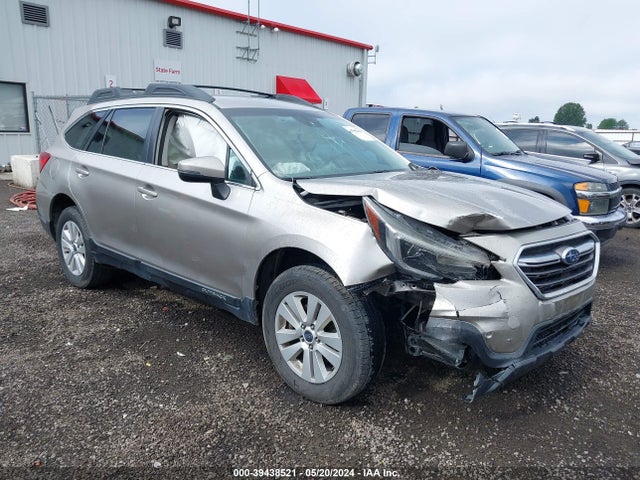 Subaru Outback 2.5i Premium 2018 4S4BSAFC1J3223234 Image 1