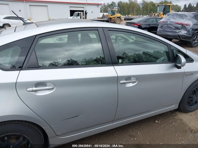 Toyota Prius Three 2014 JTDKN3DU1E1785865 Image 13