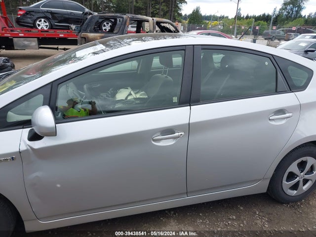 Toyota Prius Three 2014 JTDKN3DU1E1785865 Image 14