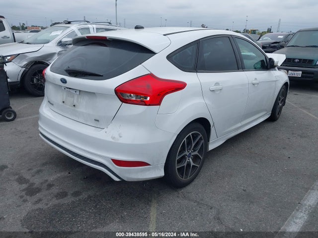 Ford FOCUS SE 2016 1FADP3K24GL372646 Image 4