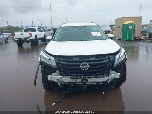 5N1DR3BA8NC237965 Nissan Pathfinder Sv 2wd