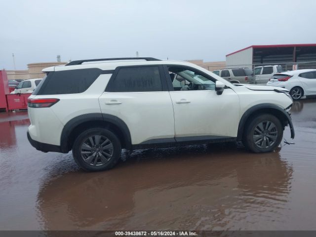5N1DR3BA8NC237965 Nissan Pathfinder Sv 2wd