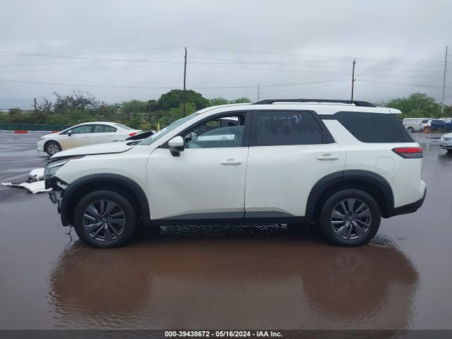5N1DR3BA8NC237965 Nissan Pathfinder Sv 2wd