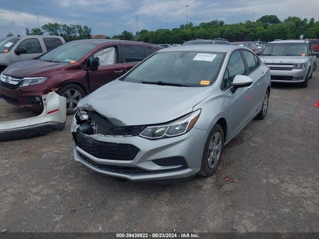 Chevrolet Cruze Ls Auto 2018 1G1BC5SM2J7103418 Image 2