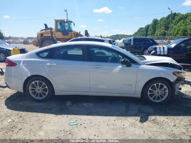 3FA6P0LU1KR207364 Ford Fusion Hybrid Se