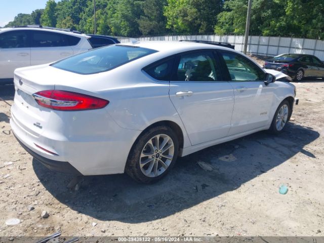 3FA6P0LU1KR207364 Ford Fusion Hybrid Se