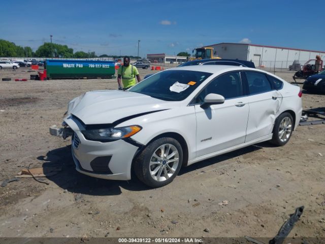3FA6P0LU1KR207364 Ford Fusion Hybrid Se