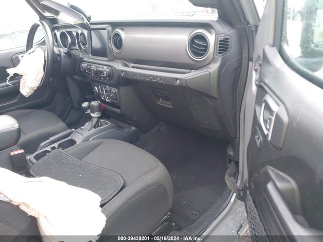 1C4GJXAN0MW756753 Jeep Wrangler Sport S 4x4