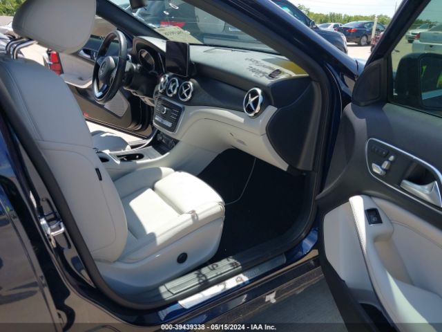 WDCTG4GB5KJ549241 Mercedes-Benz Gla 250 4matic
