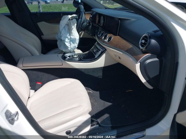 WDDZF4KB4HA150149 Mercedes-Benz E 300 4matic