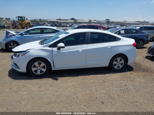 Chevrolet Cruze Ls Auto 2018 1G1BC5SM1J7205597 Image 14