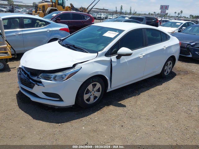 Chevrolet Cruze Ls Auto 2018 1G1BC5SM1J7205597 Image 2