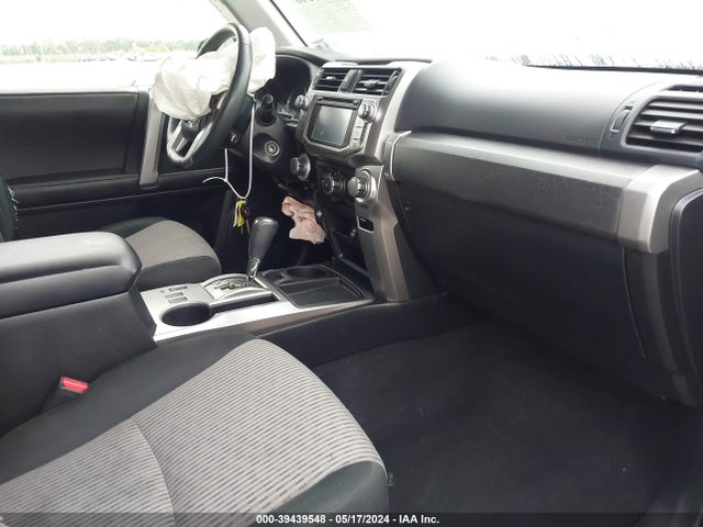 Toyota 4RUNNER SR5 2016 JTEZU5JR5G5124067 Image 5