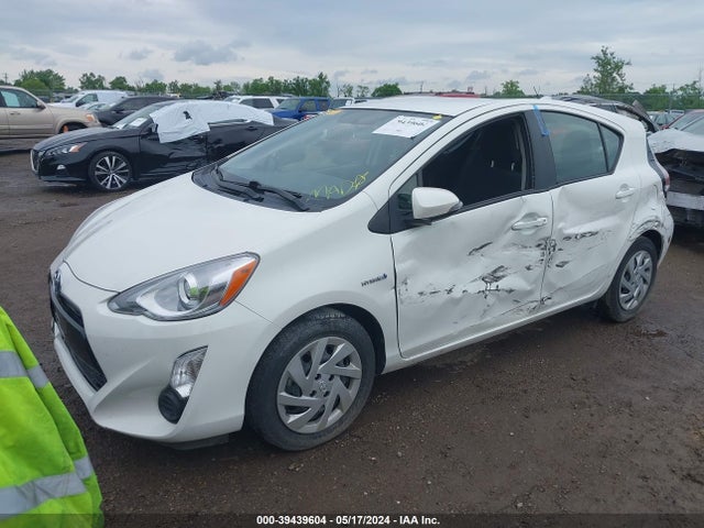 Toyota Prius C Two 2015 JTDKDTB38F1088787 Image 2