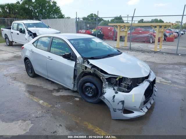 Toyota COROLLA LE 2018 5YFBURHE7JP799574 главное изображение