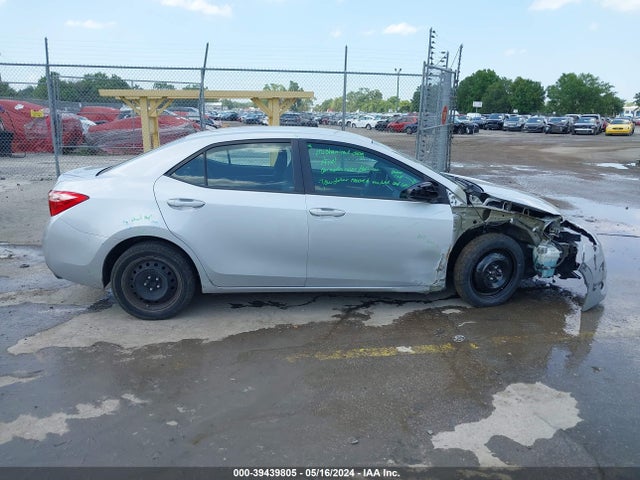 Toyota COROLLA LE 2018 5YFBURHE7JP799574 Image 13