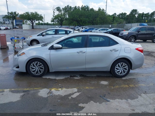 Toyota COROLLA LE 2018 5YFBURHE7JP799574 Image 14