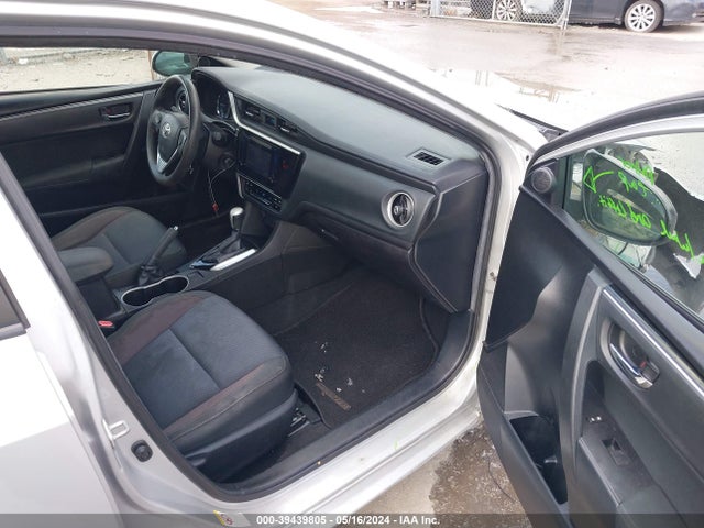 Toyota COROLLA LE 2018 5YFBURHE7JP799574 Image 5