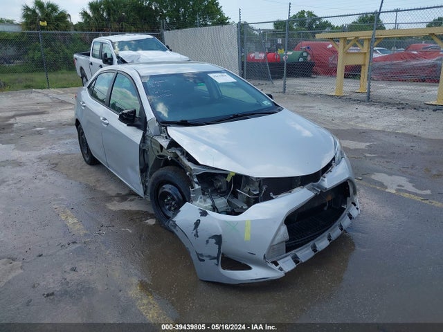 Toyota COROLLA LE 2018 5YFBURHE7JP799574 Image 6