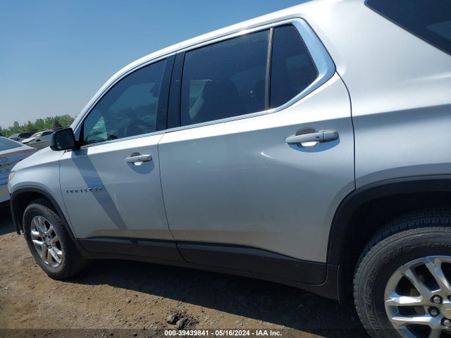 Chevrolet Traverse Ls 2019 1GNERFKWXKJ262998 Image 14