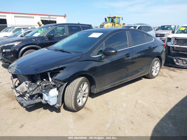 Chevrolet CRUZE LT 2019 1G1BE5SM9K7110488 Image 2