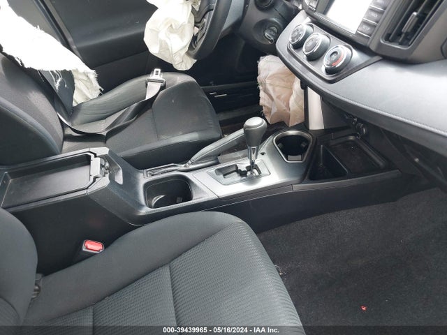 Toyota RAV4 LE 2017 JTMBFREVXHJ159582 Image 5