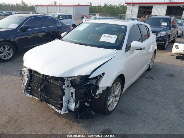 JTHKD5BH8F2247338 Lexus CT 200H