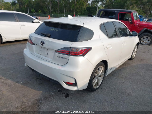 JTHKD5BH8F2247338 Lexus CT 200H