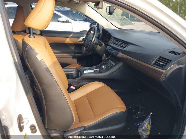 JTHKD5BH8F2247338 Lexus CT 200H