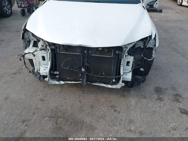 JTHKD5BH8F2247338 Lexus CT 200H