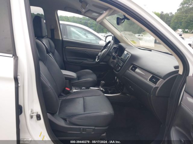 JA4AZ3A38KZ035866 Mitsubishi Outlander Sel