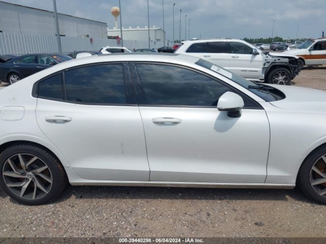 7JRA22TK4LG072758 Volvo S60 T6 Momentum