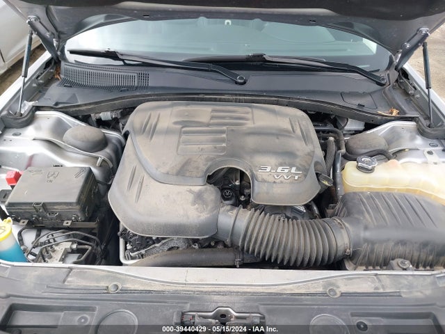 Chrysler 300c Awd 2016 2C3CCAKGXGH106583 Image 10
