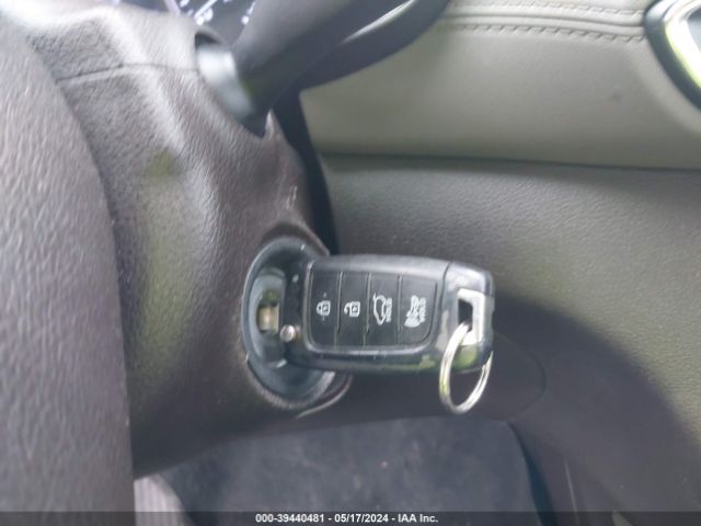 5NMS23AD2KH083794 Hyundai Santa Fe Se